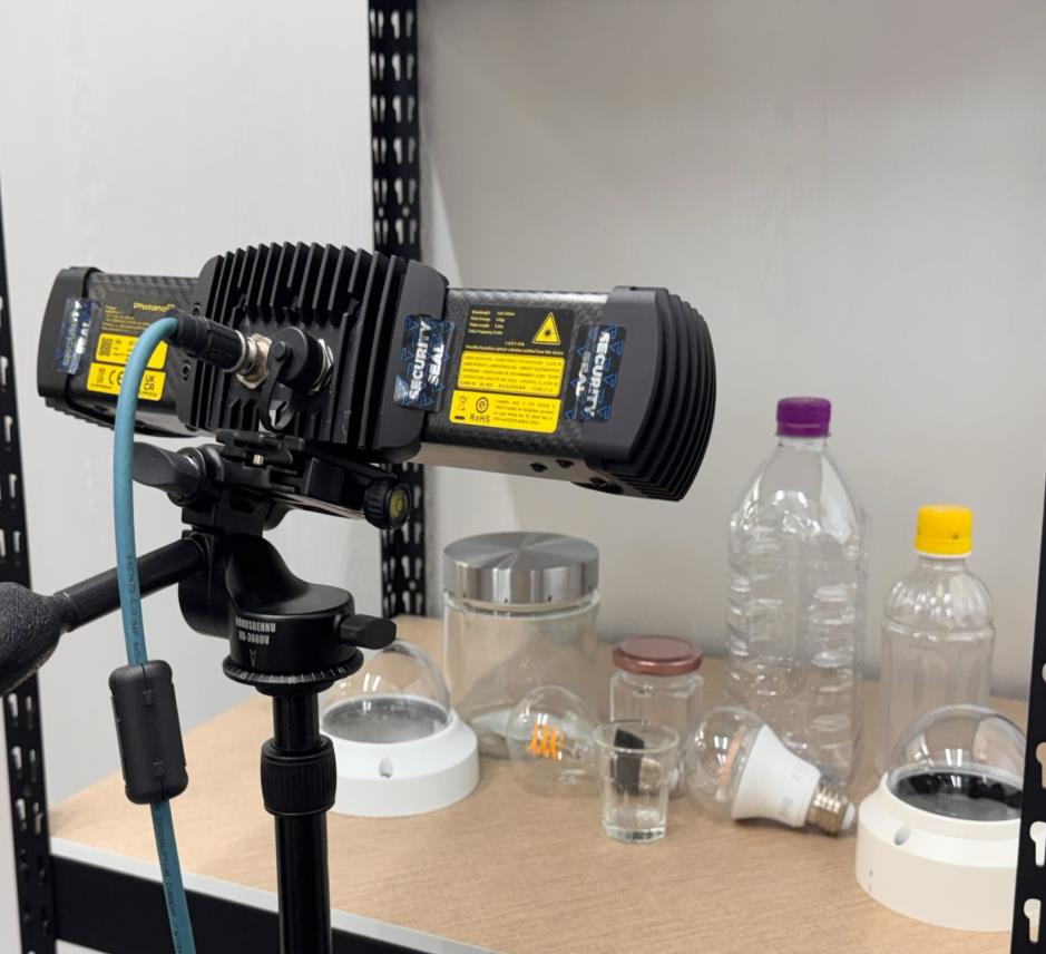 Transparent-object capture setup.